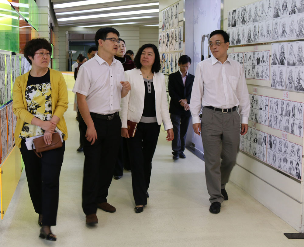 黃埔區(qū)領(lǐng)導來校調(diào)研參觀